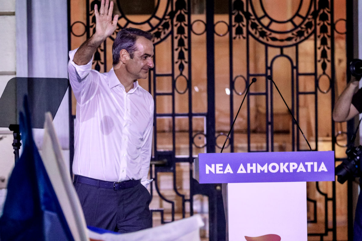 Μητσοτάκης και η Απουσία των Πρώην Πρωθυπουργών Από τα Γενέθλια της ΝΔ