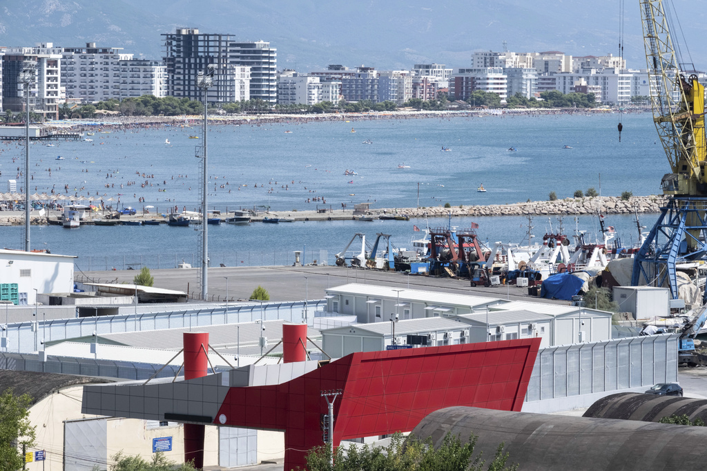 Μεταφορά Αιτούντων Άσυλο από Ιπανικό Πολεμικό Ναυτικό στην Αλβανία